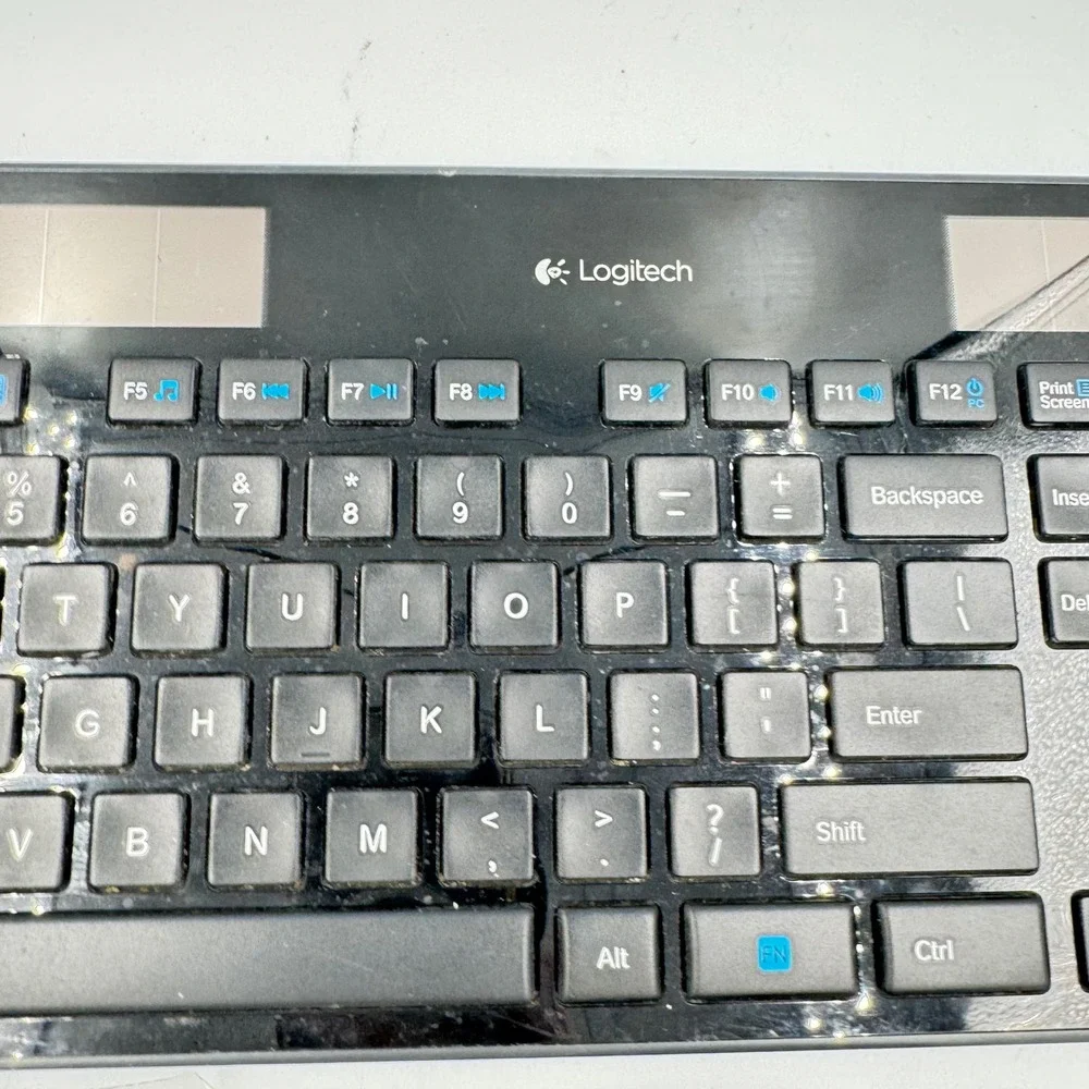 Logitech Keyboard and Mouse Bundle Black K750 Solar‎ M705 Wireless